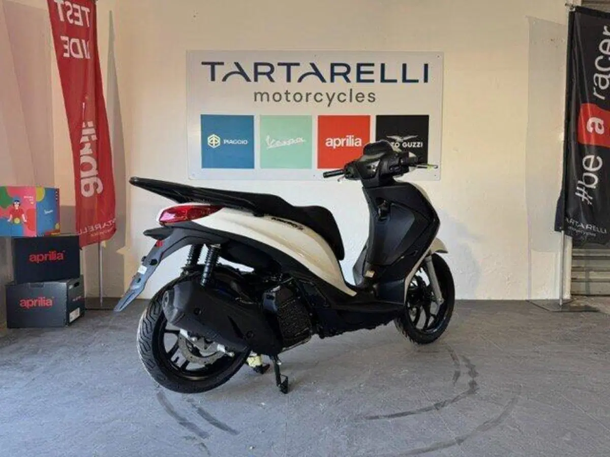 Piaggio Medley 125 S (2025 - 26) (6)