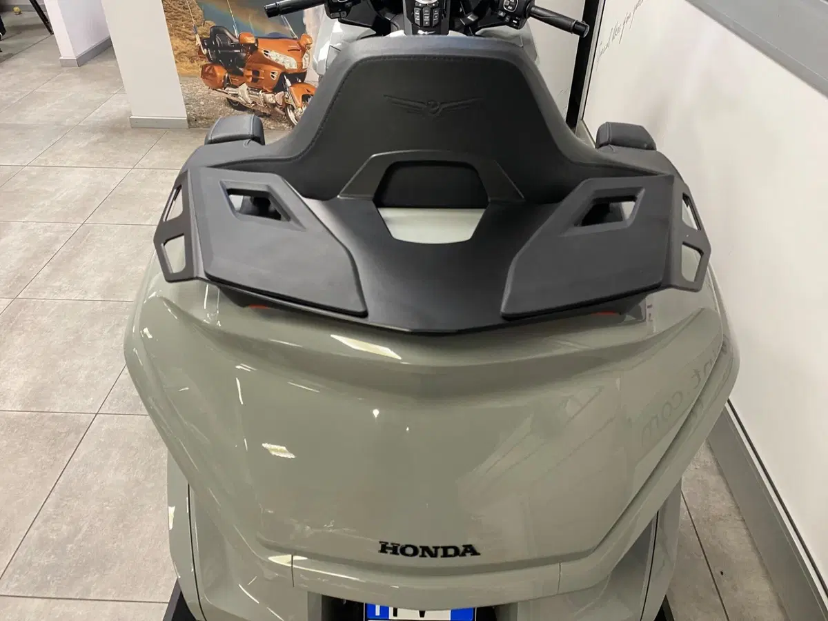 Honda GL 1800 Gold Wing Tour (2025 - 26) (8)