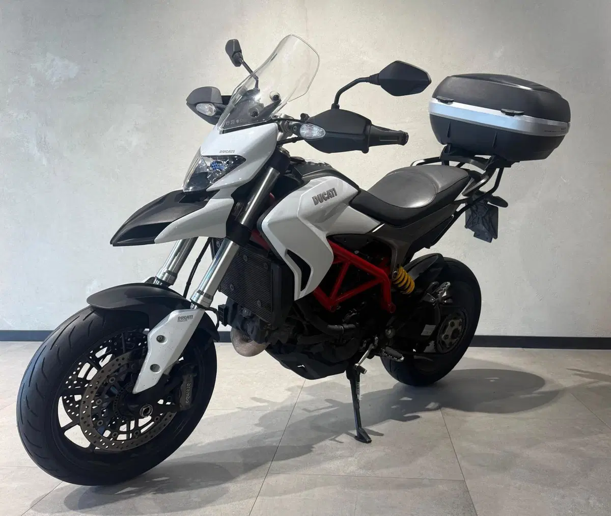 Ducati Hyperstrada 821 (2013 - 15) (4)