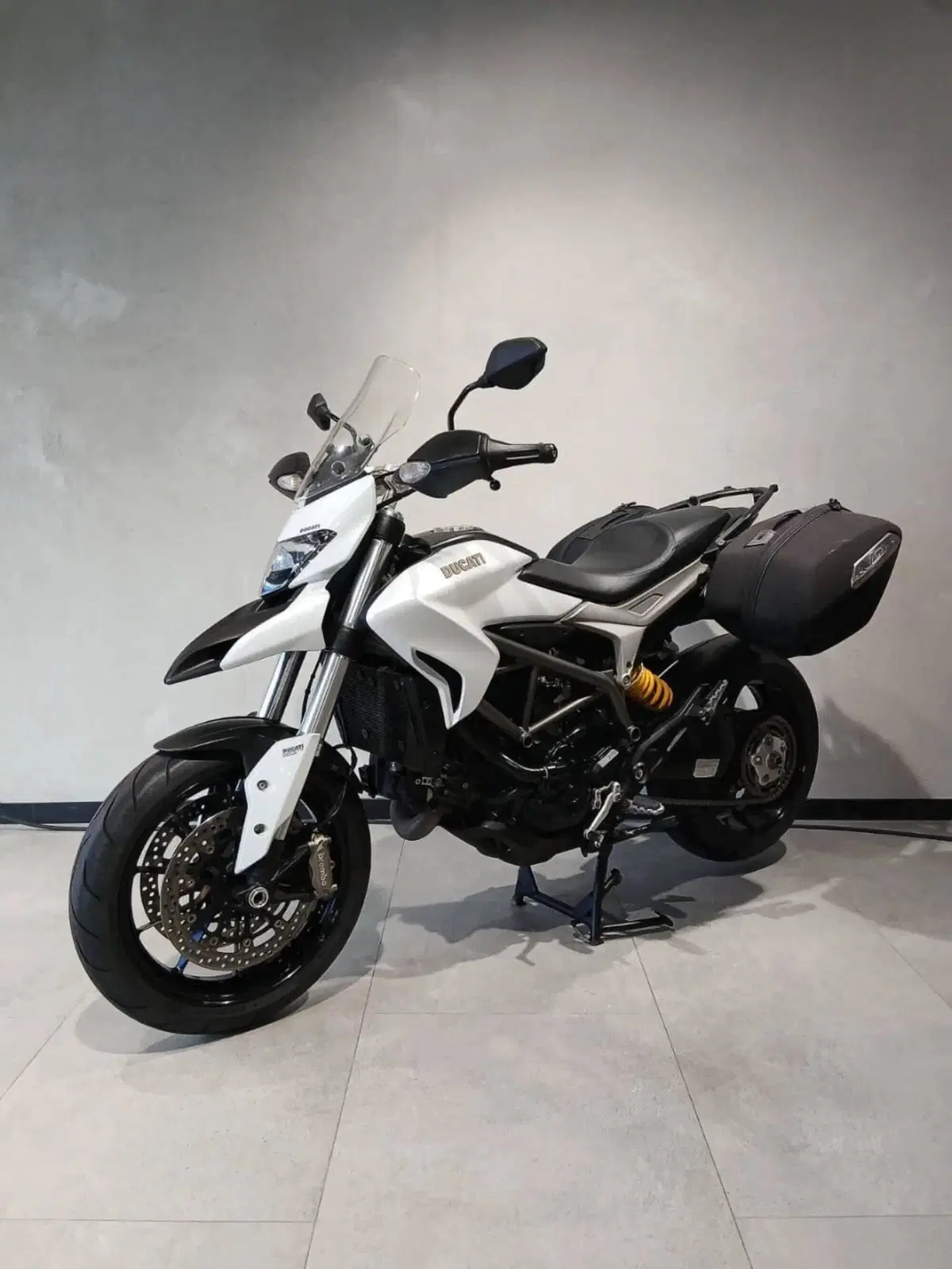 Ducati Hyperstrada 821 (2013 - 15) (4)