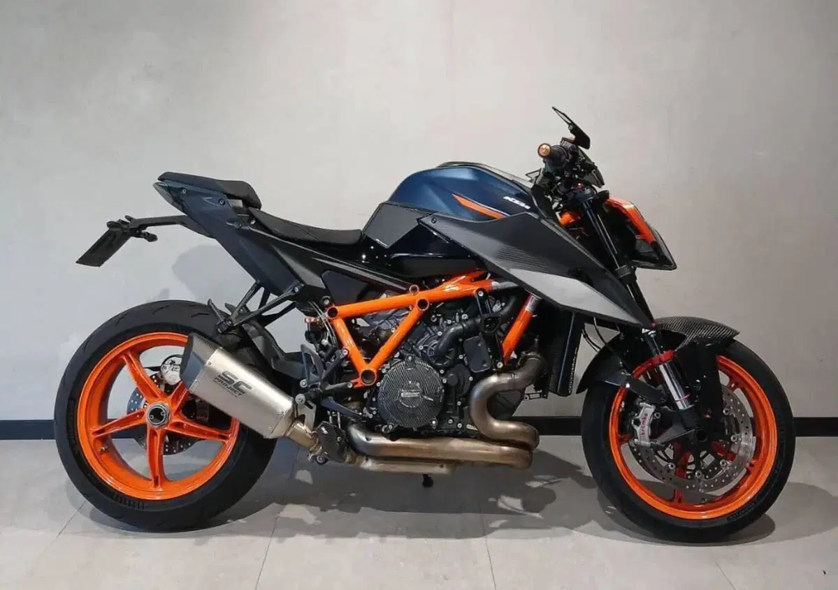 KTM 1290 Super Duke R (2021 - 23) (6)