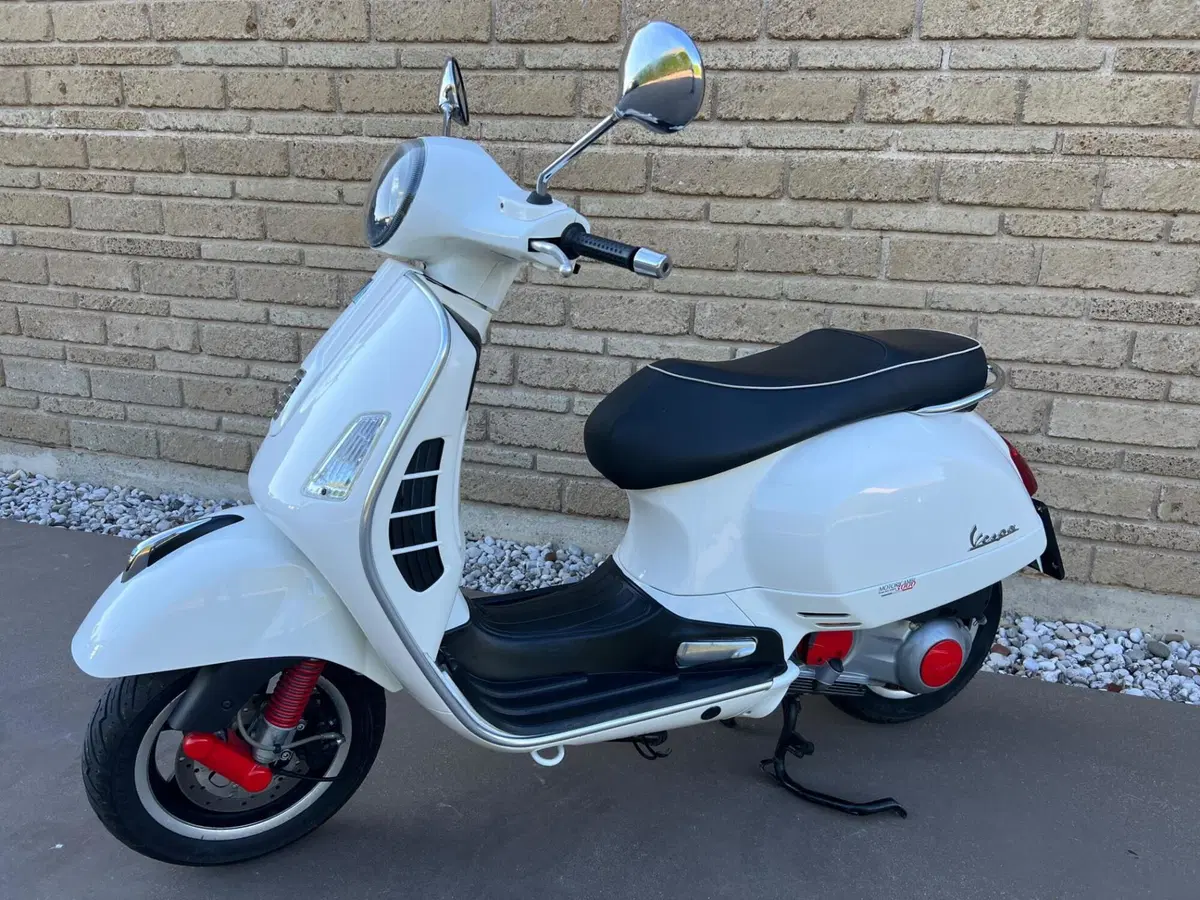 Vespa GTS 300 (2010 - 14) (3)