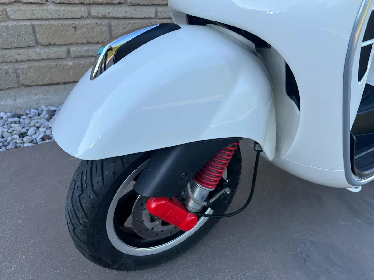 Vespa GTS 300 (2010 - 14) (5)