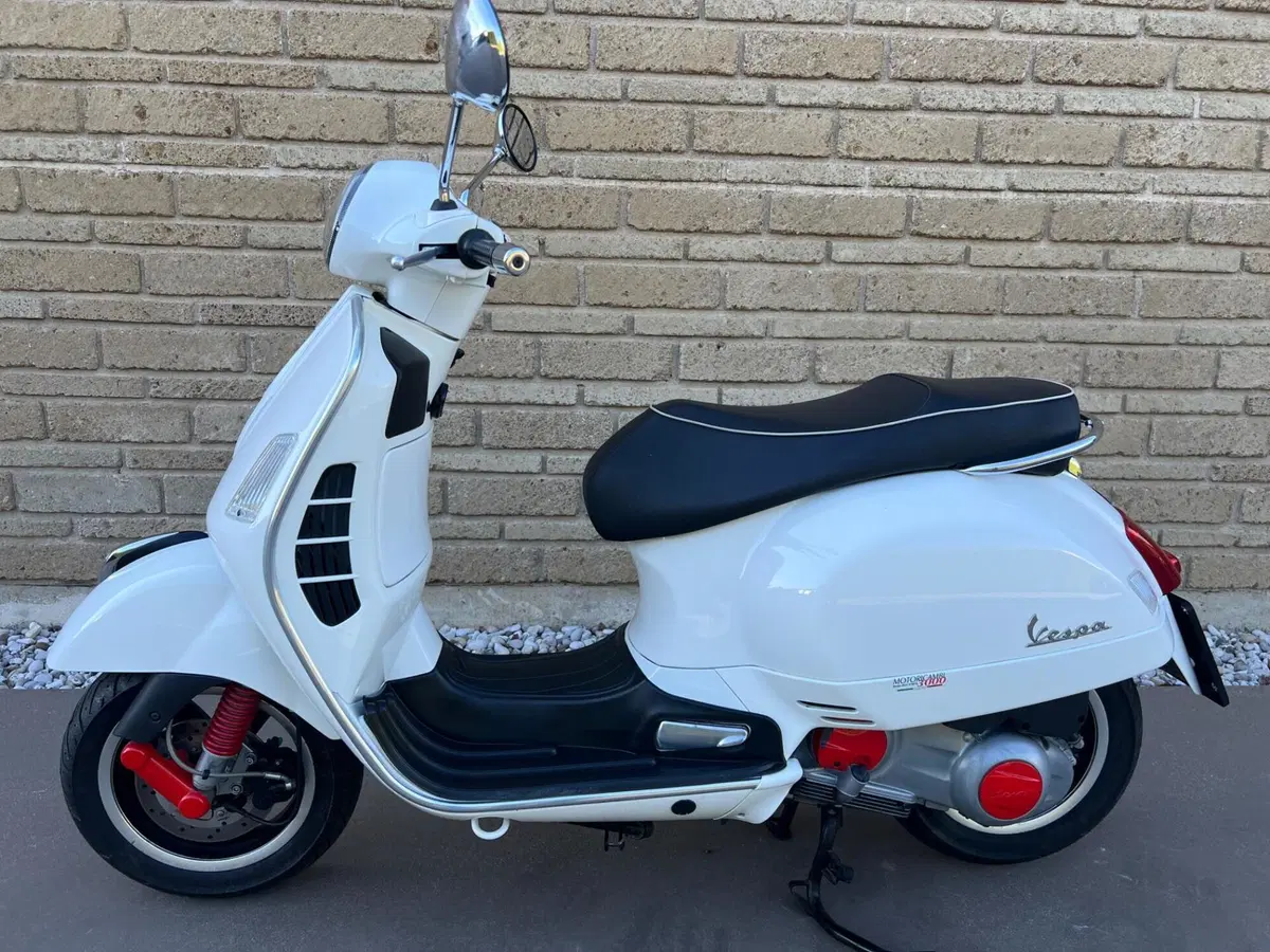Vespa GTS 300 (2010 - 14) (8)