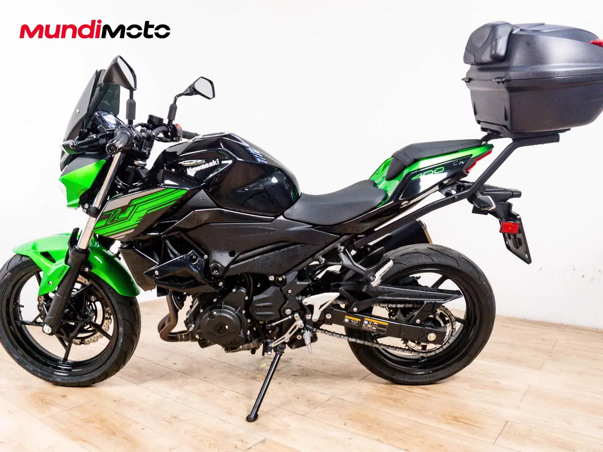 Kawasaki Z 400 (2023) (6)
