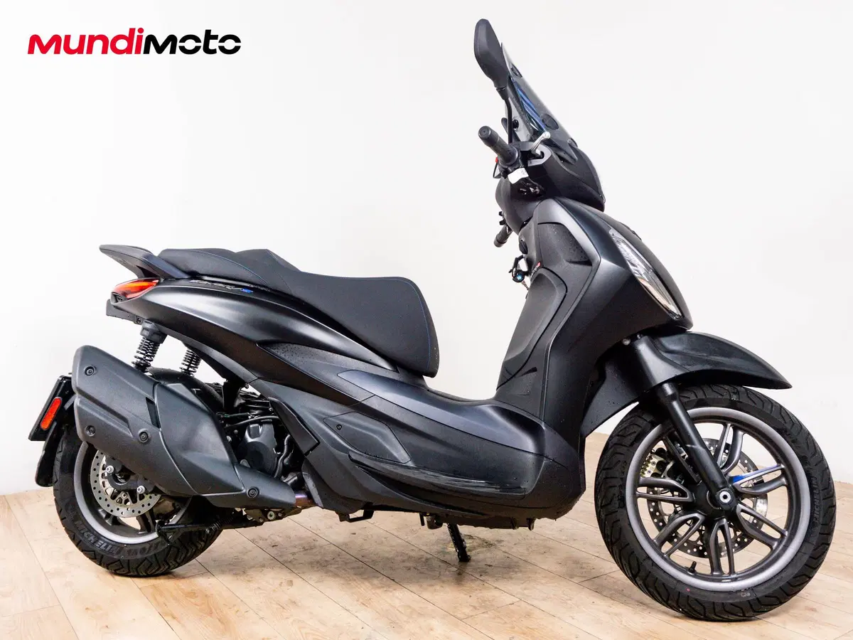 Piaggio Beverly 400 S (2025 - 26) (2)