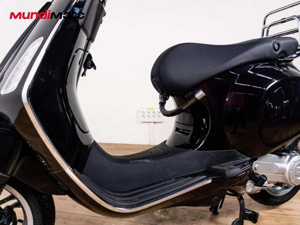 Vespa Primavera 50 (2026) (9)