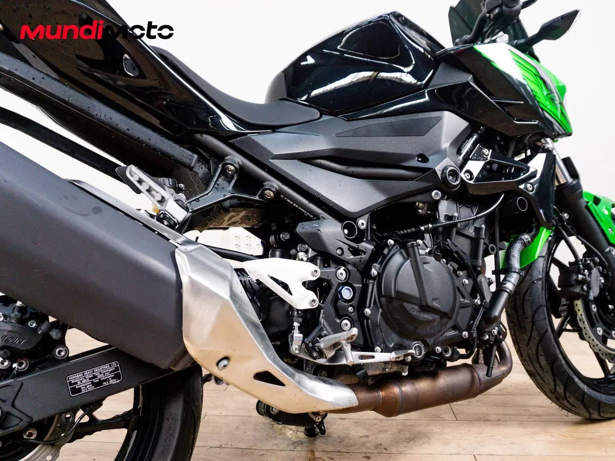 Kawasaki Z 400 (2023) (4)