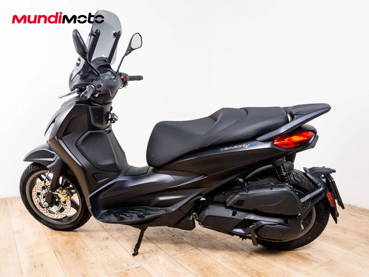 Piaggio Beverly 400 S (2025 - 26) (7)