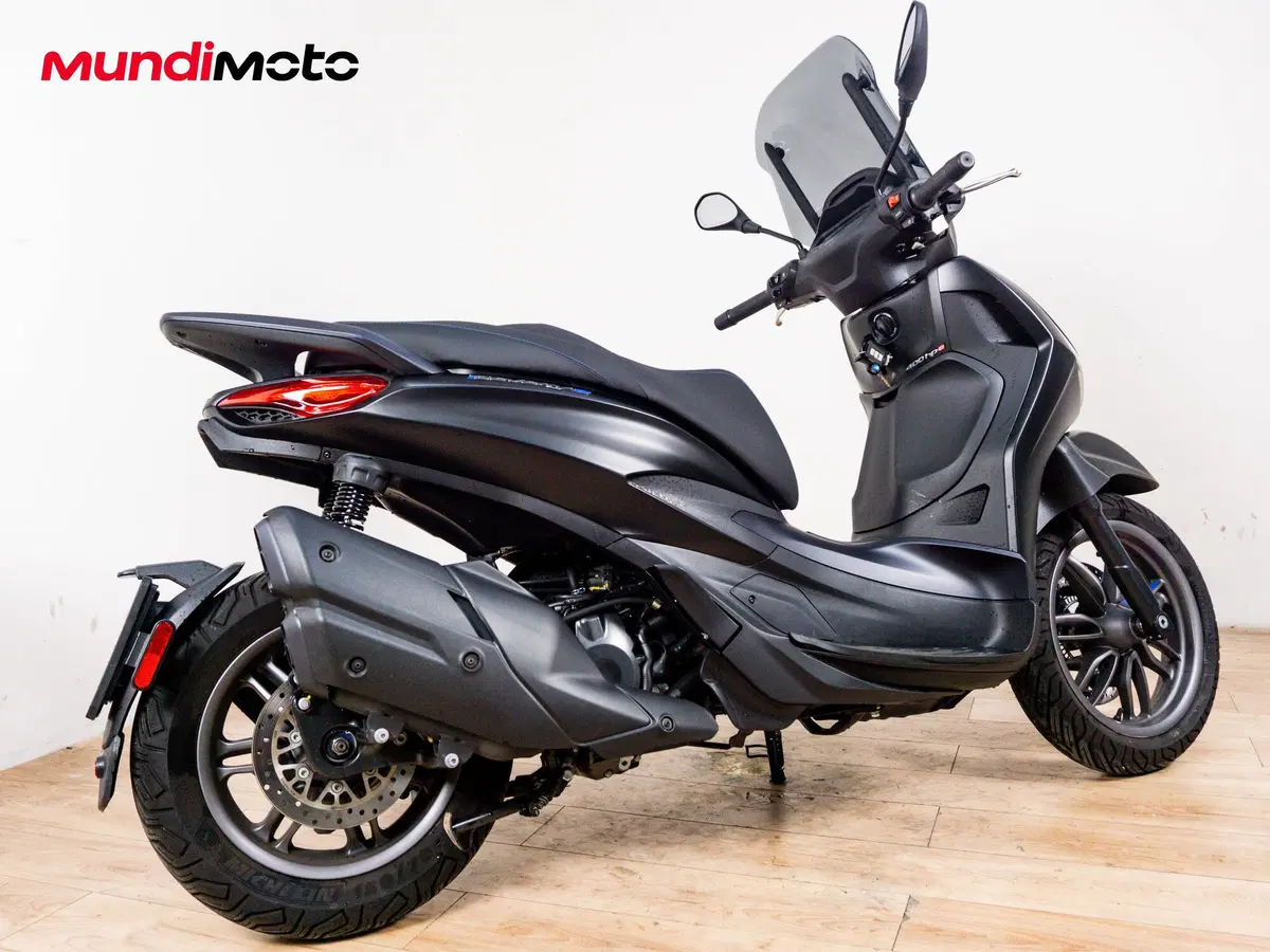 Piaggio Beverly 400 S (2025 - 26) (3)
