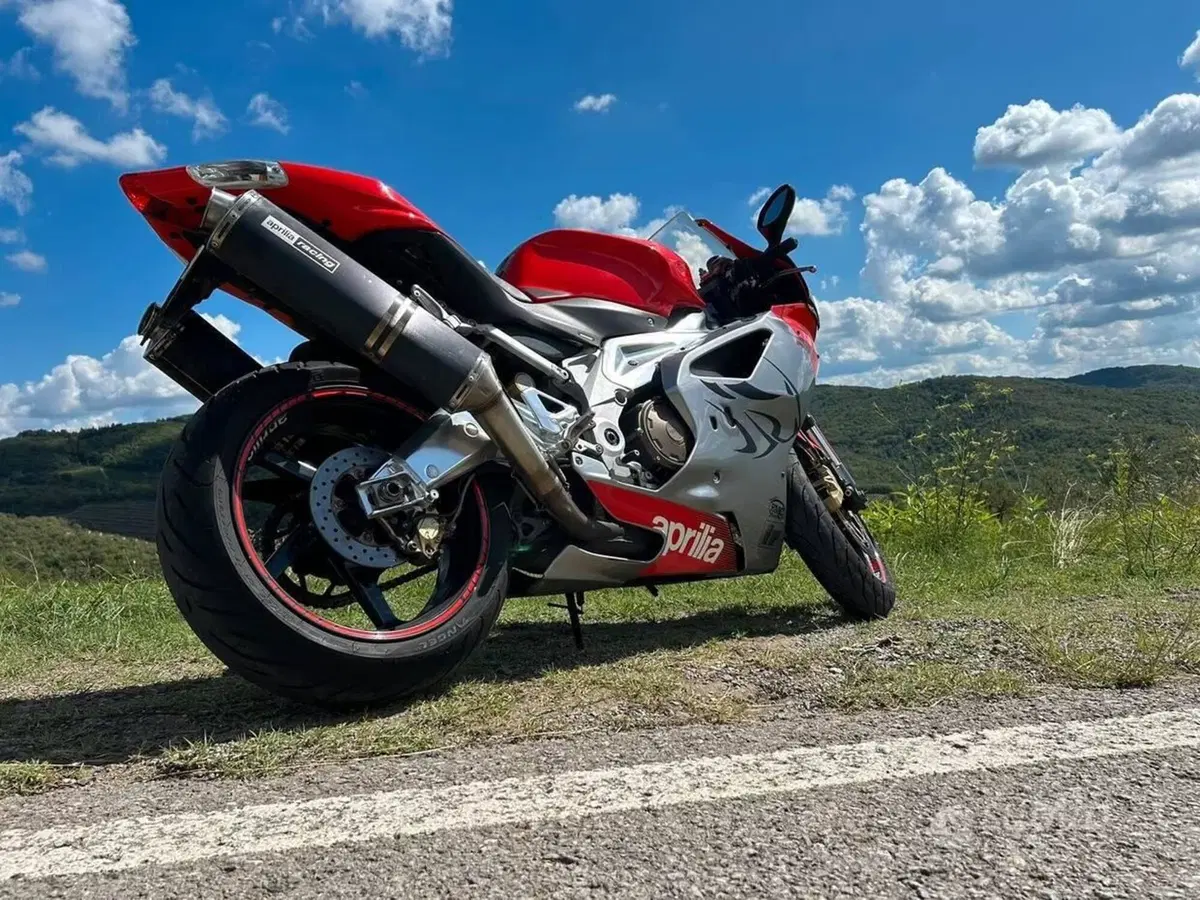 Aprilia RSV 1000 R (2004 - 05) (3)