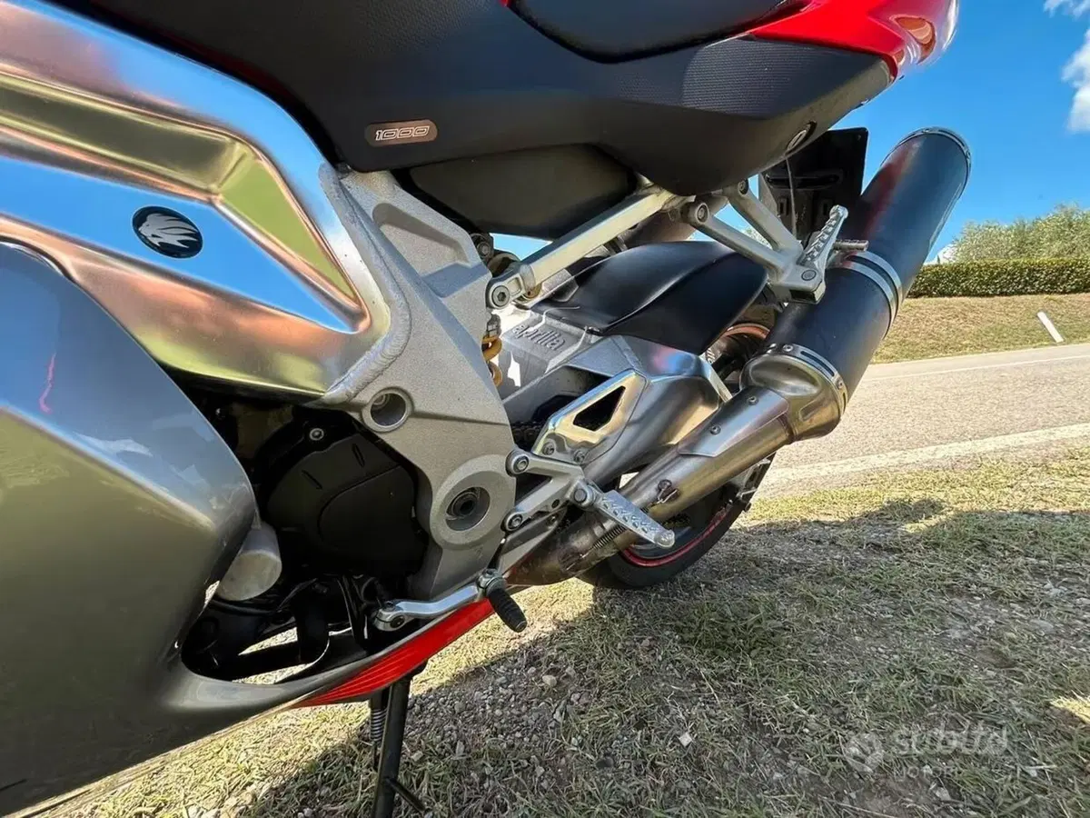Aprilia RSV 1000 R (2004 - 05) (4)