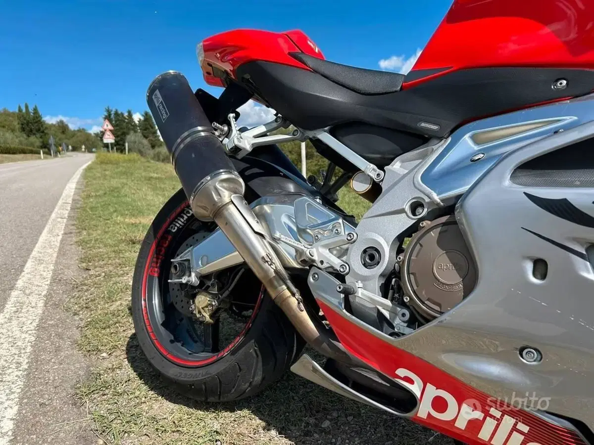 Aprilia RSV 1000 R (2004 - 05) (5)