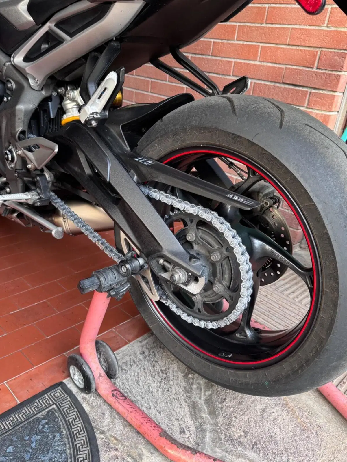 Triumph Street Triple RS (2020 - 22) (4)