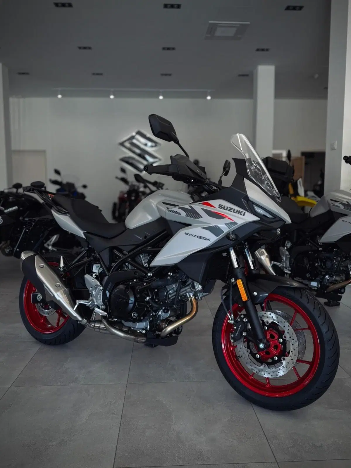 Suzuki SV-7GX (2026) (8)