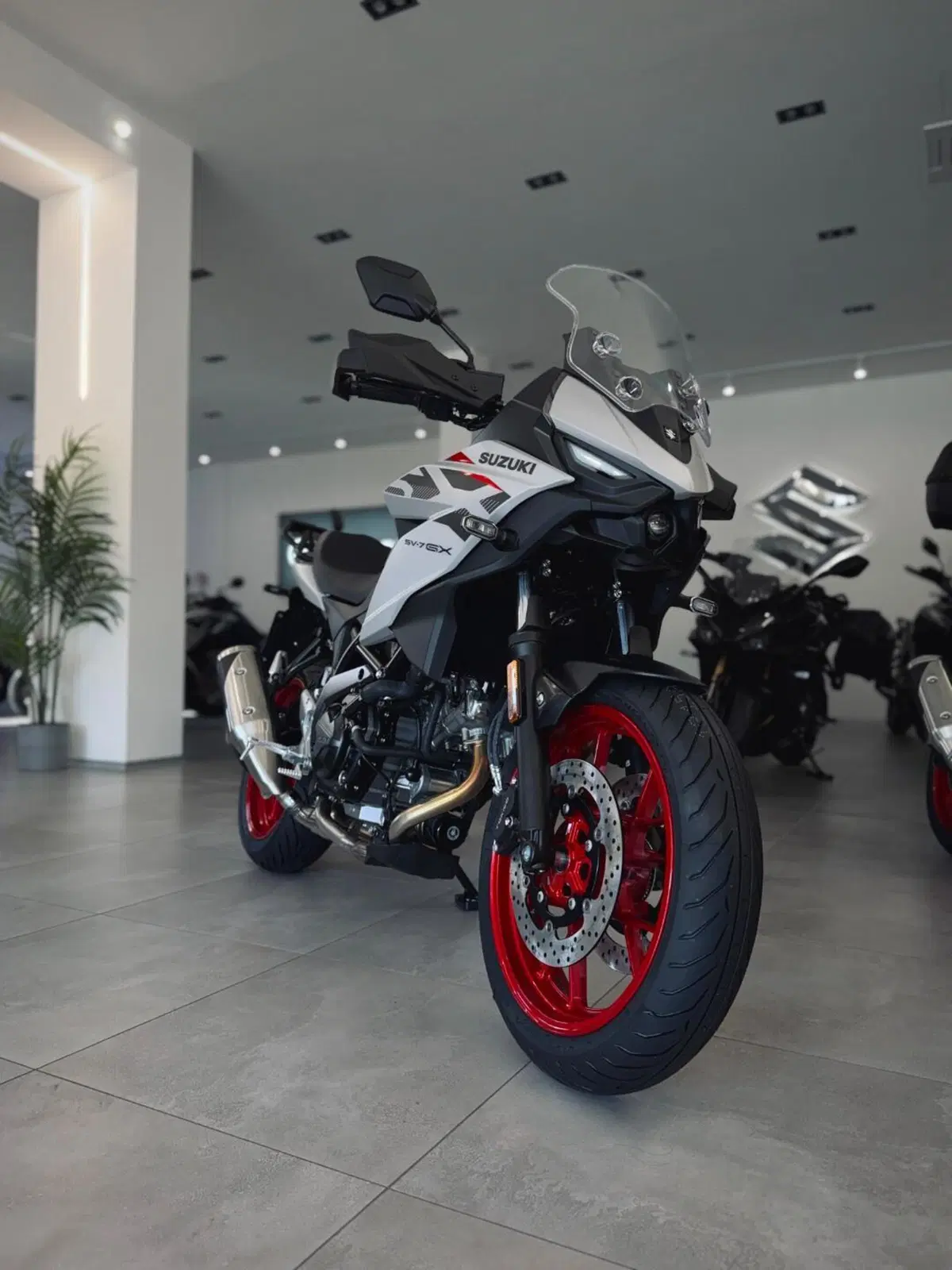 Suzuki SV-7GX (2026) (9)