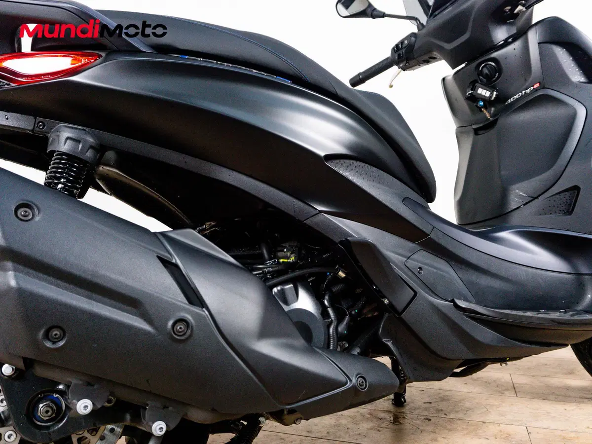 Piaggio Beverly 400 S (2025 - 26) (4)