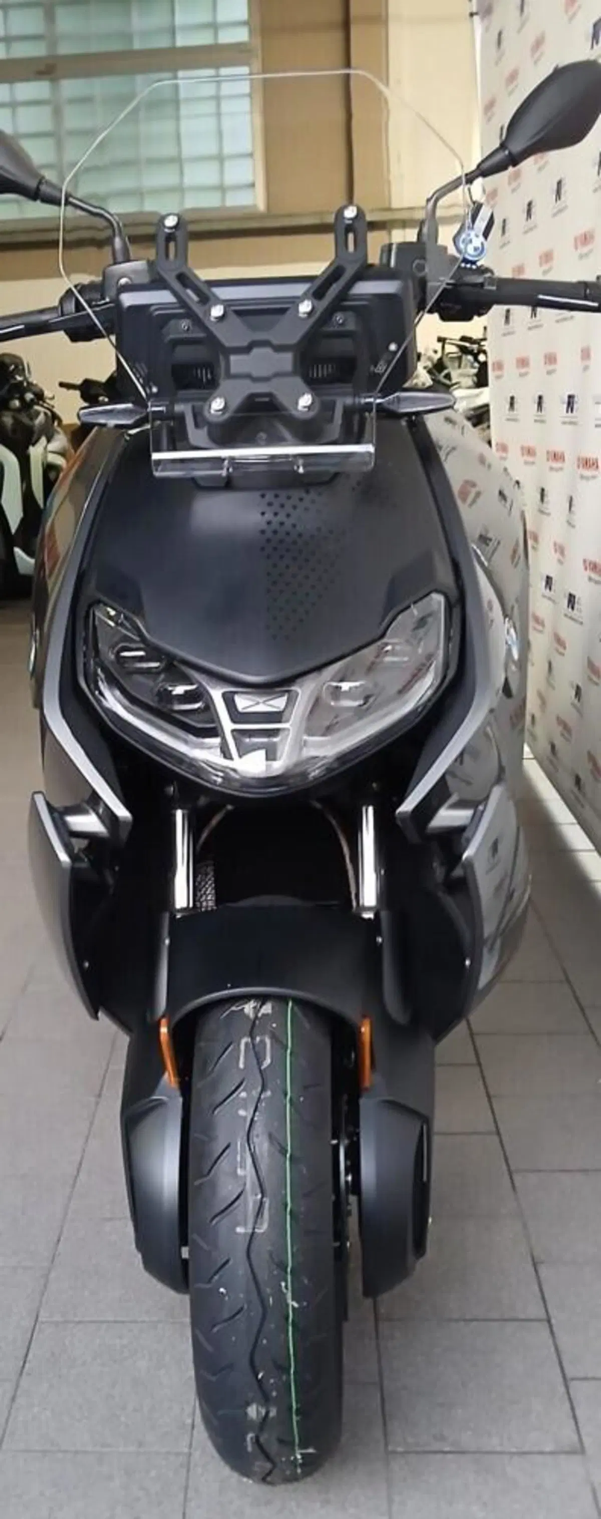 Bmw CE 04 (2021 - 25) (3)