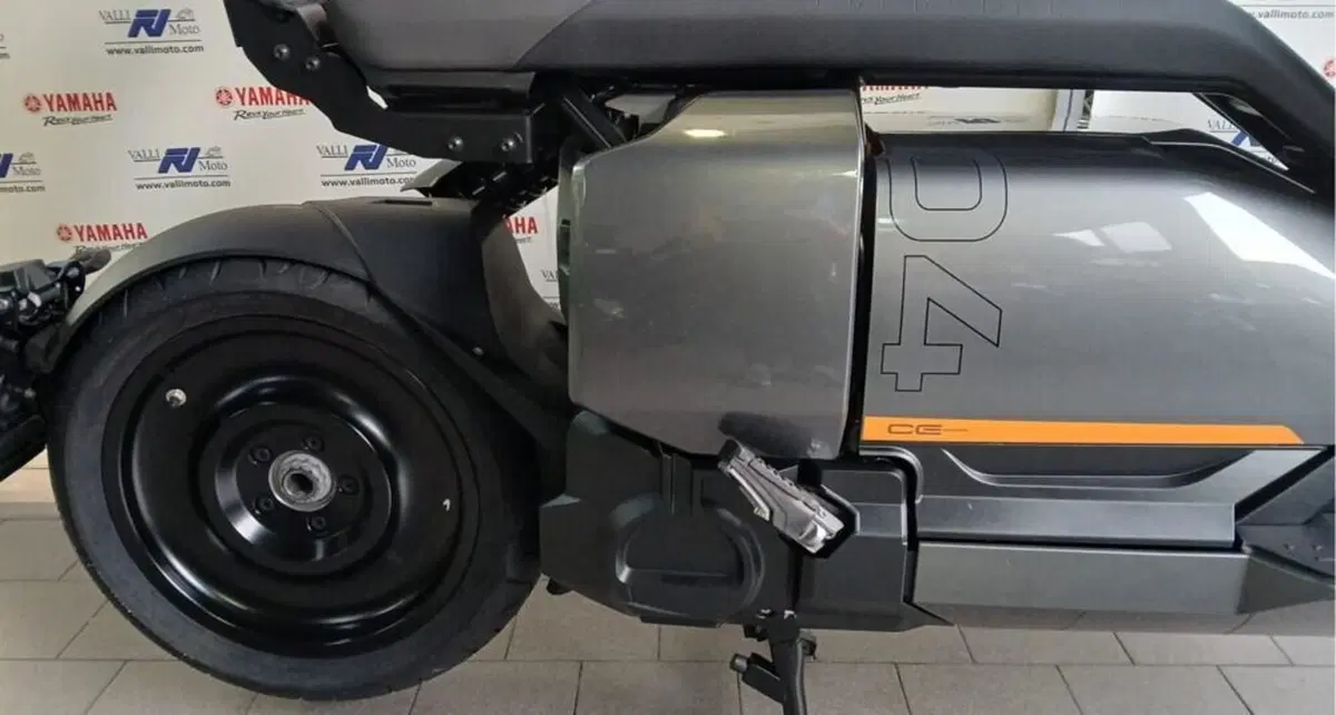 Bmw CE 04 (2021 - 25) (4)