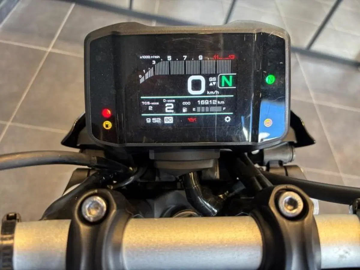 Yamaha MT-09 (2021 - 23) (7)