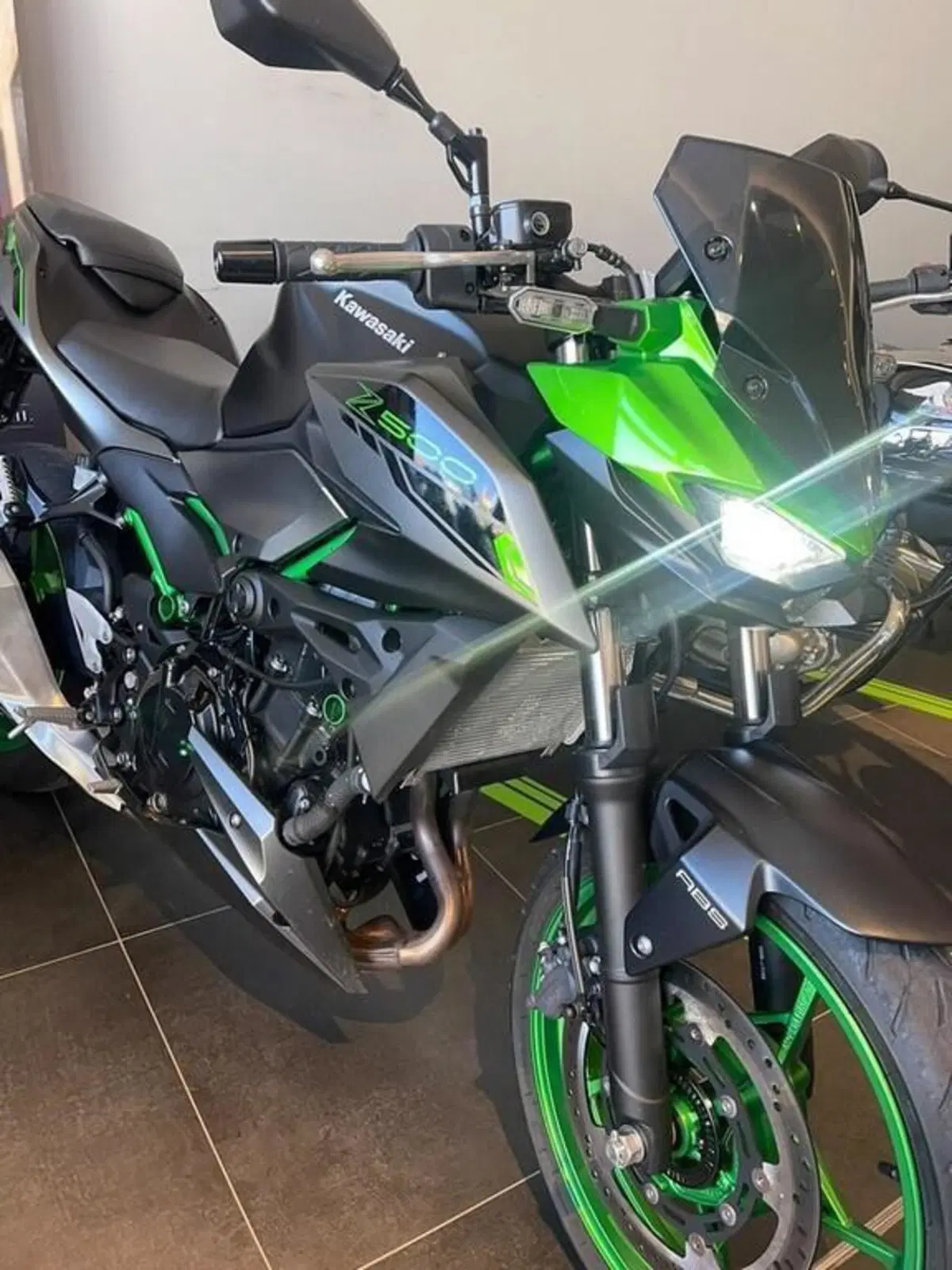 Kawasaki Z 500 SE (2024 - 27) (3)