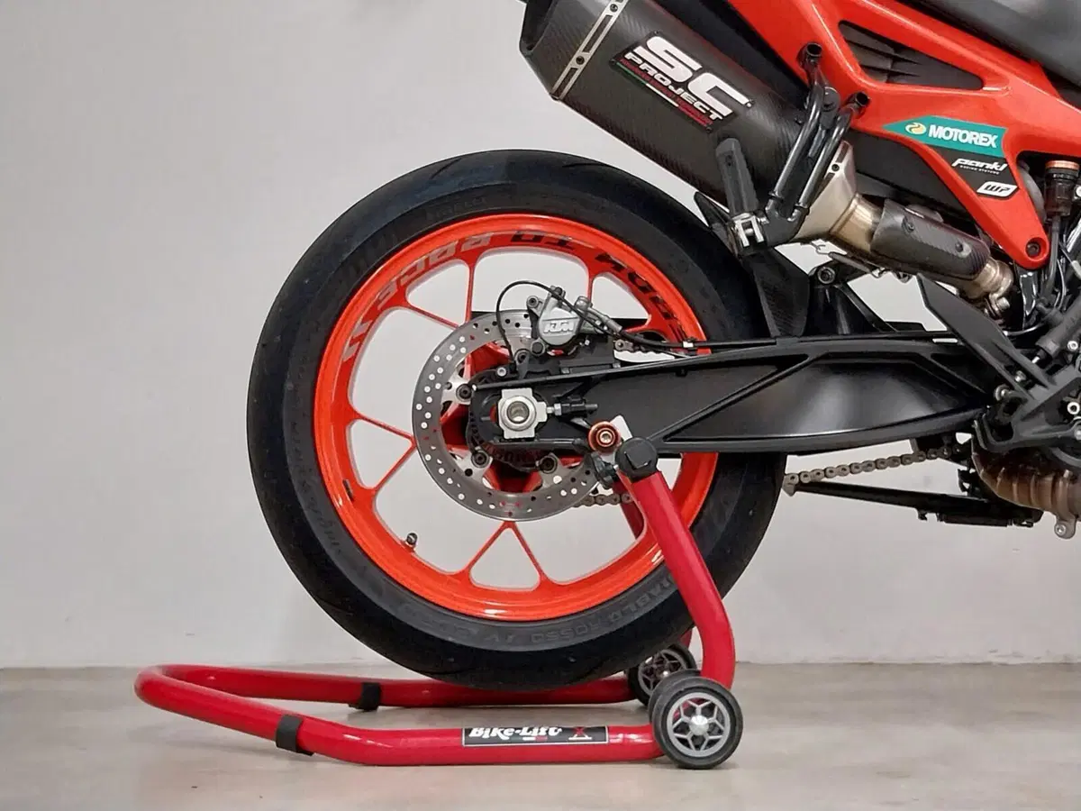 KTM 890 Duke GP (2022 - 23) (10)