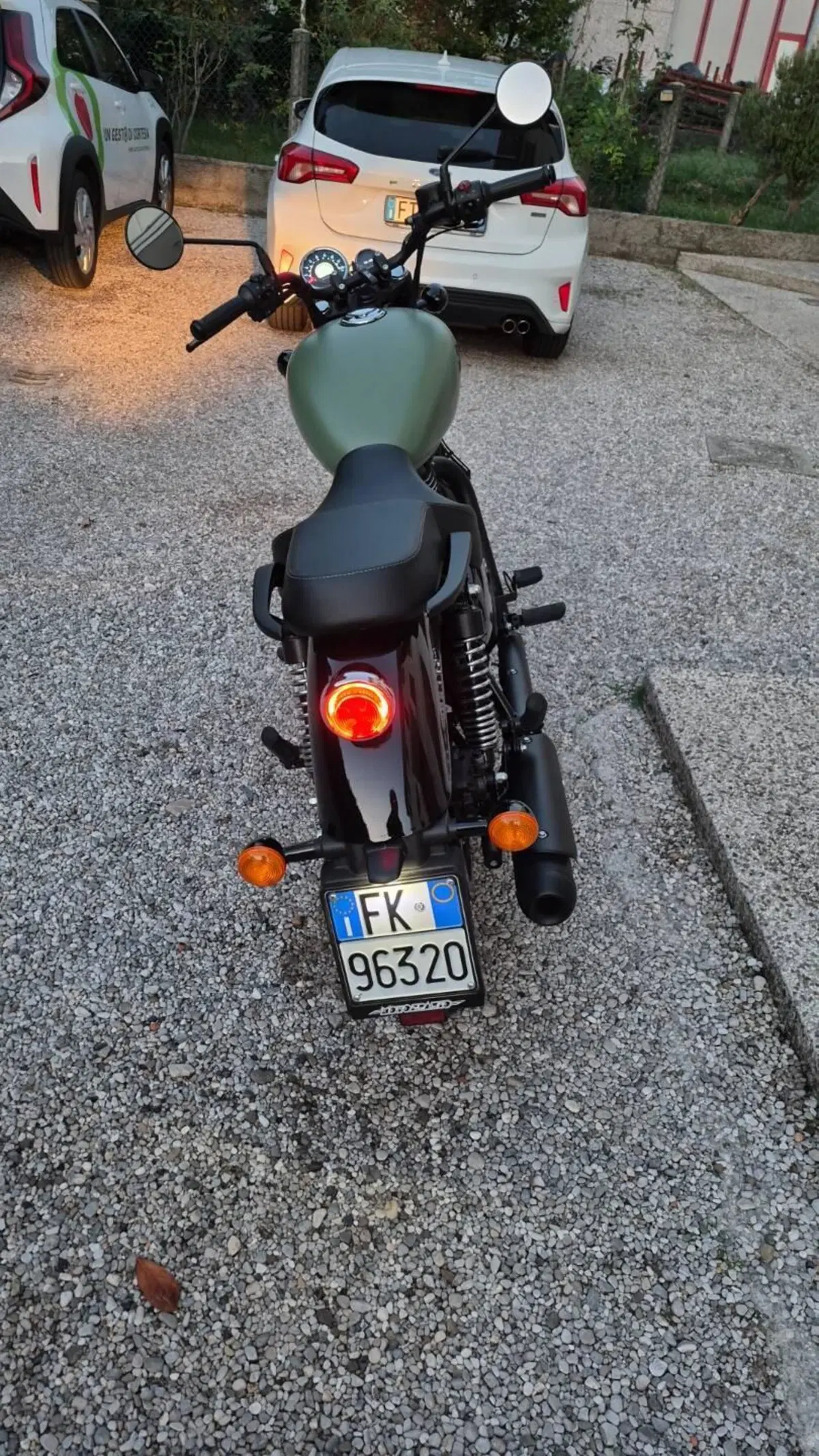 Royal Enfield Meteor 350 (2021 - 26) (2)