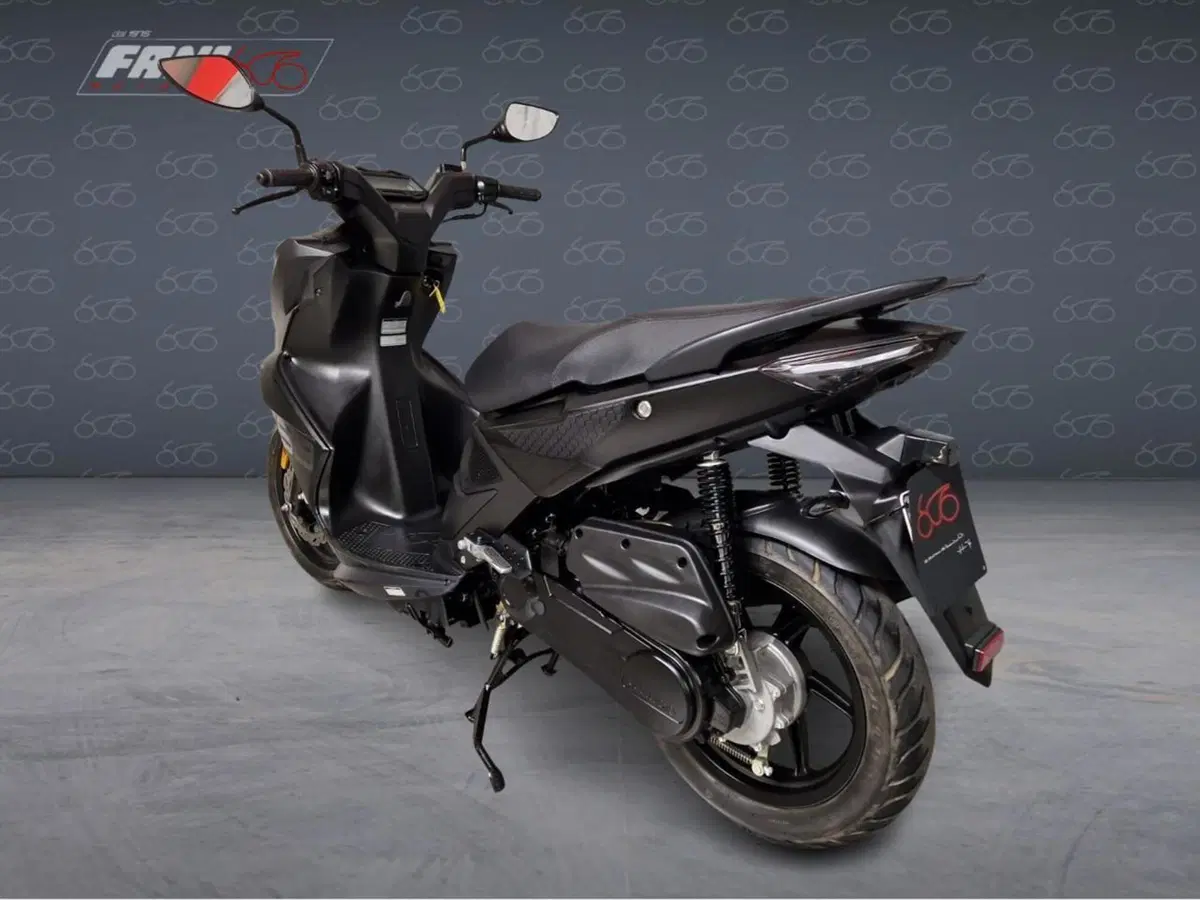Kymco Super 8 50 R (2022 - 26) (7)
