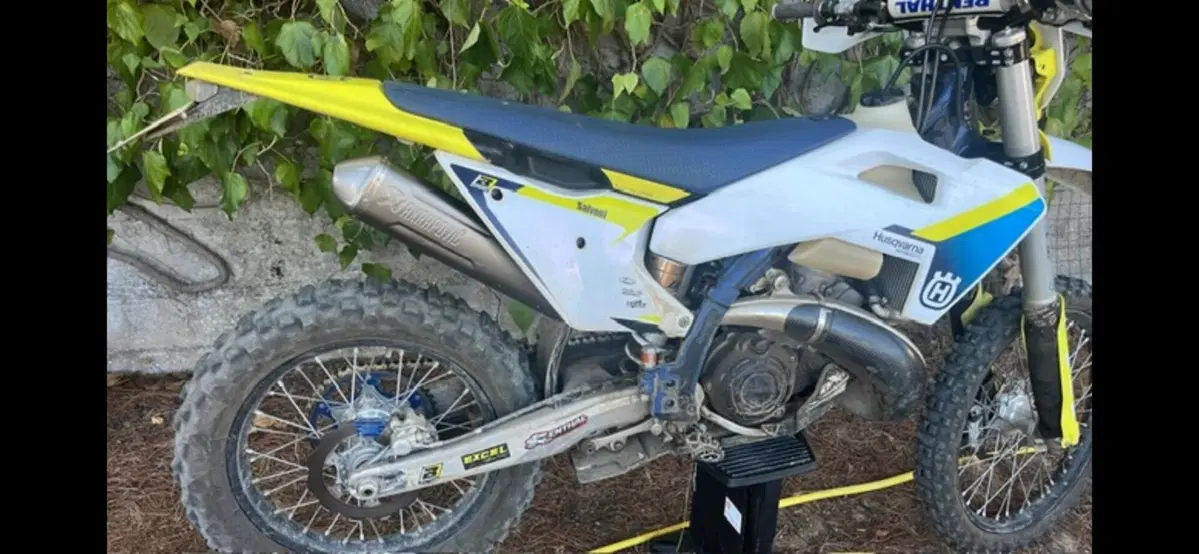 Husqvarna TE 250 (2024) (2)
