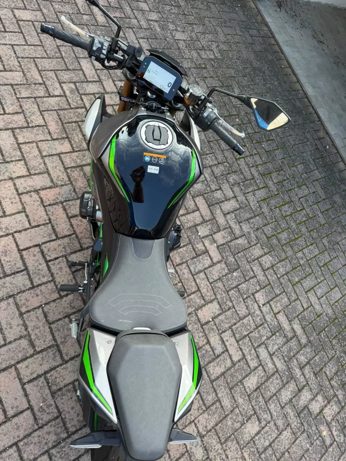 Kawasaki Z 900 SE (2025 - 27) (5)