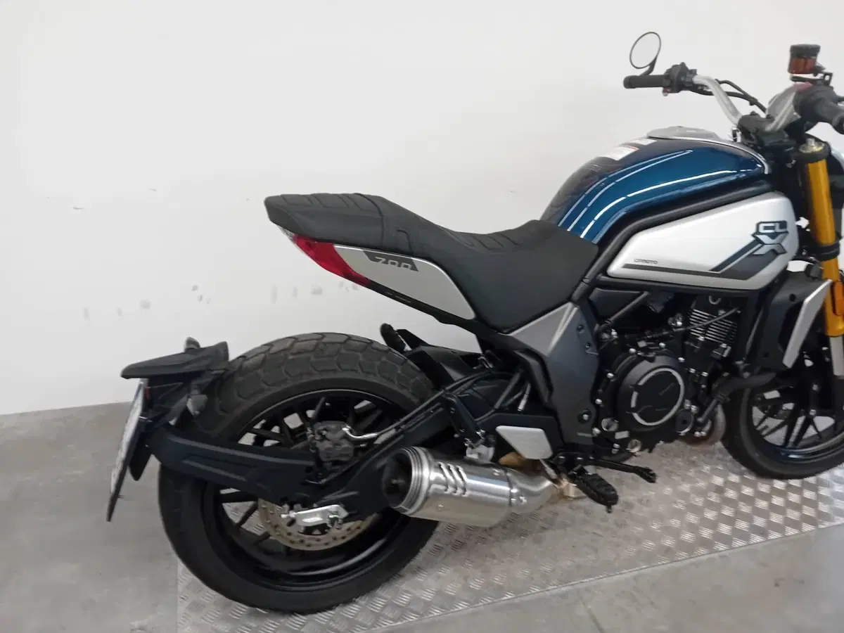CFMOTO 700CL-X Heritage (2021 - 26) (6)
