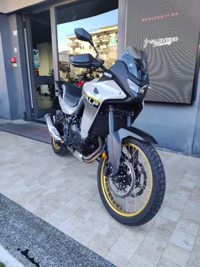 Honda Transalp XL750 (2025) usata