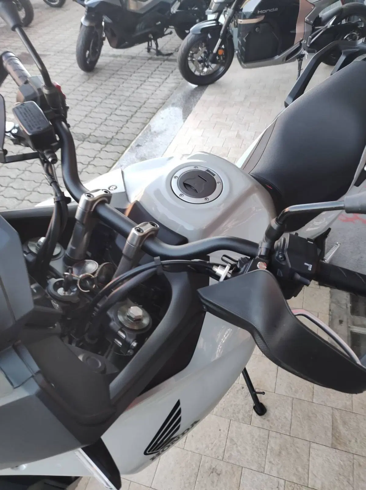Honda Transalp XL750 (2025) (4)