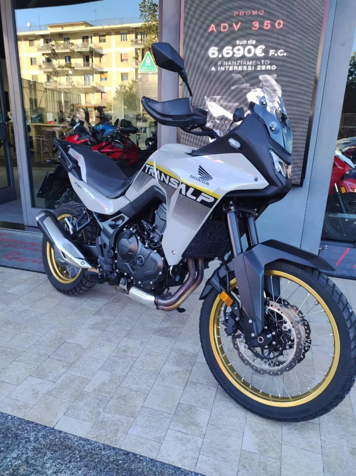 Honda Transalp XL750 (2025) (12)