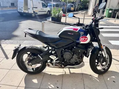 Triumph Trident 660 Triple Tribute Edition (2024) usata