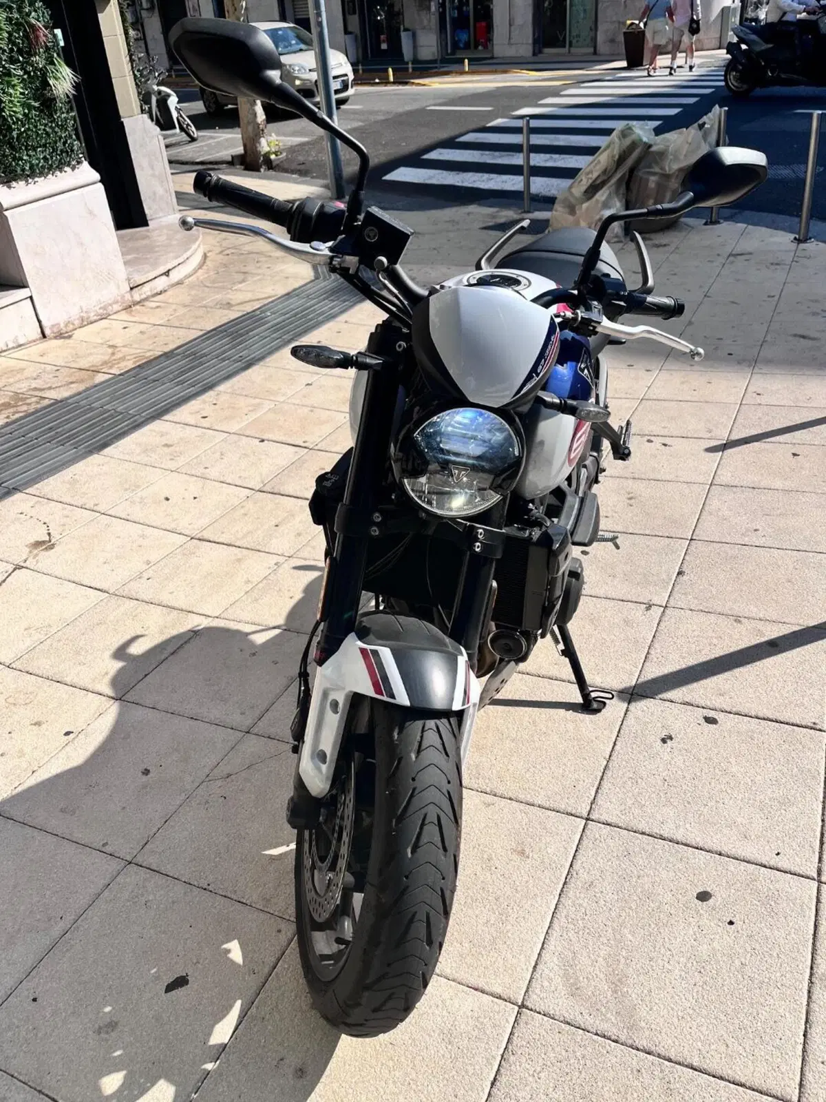 Triumph Trident 660 Triple Tribute Edition (2024) (9)