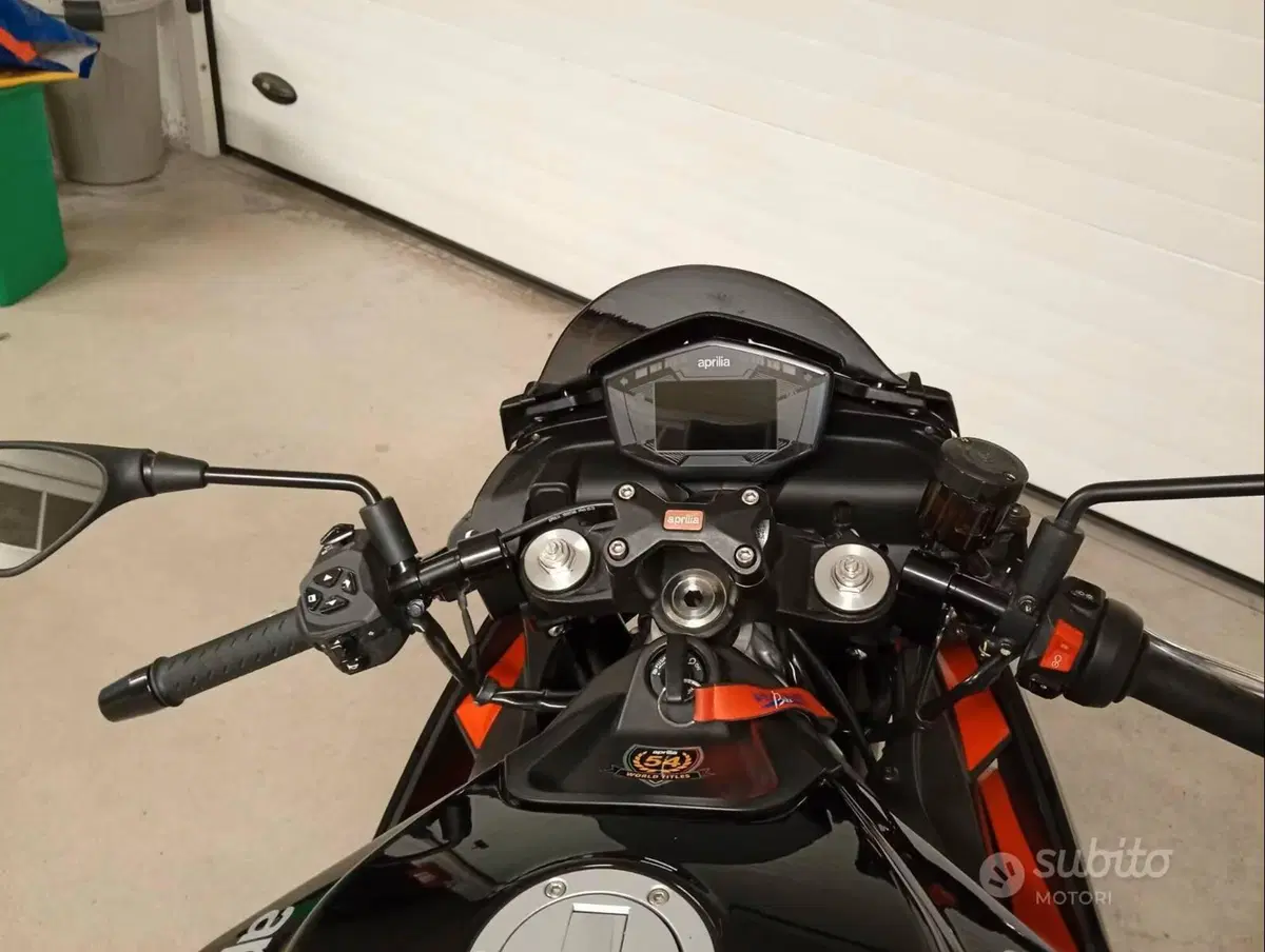 Aprilia Tuono 660 Factory (2022 - 24) (3)