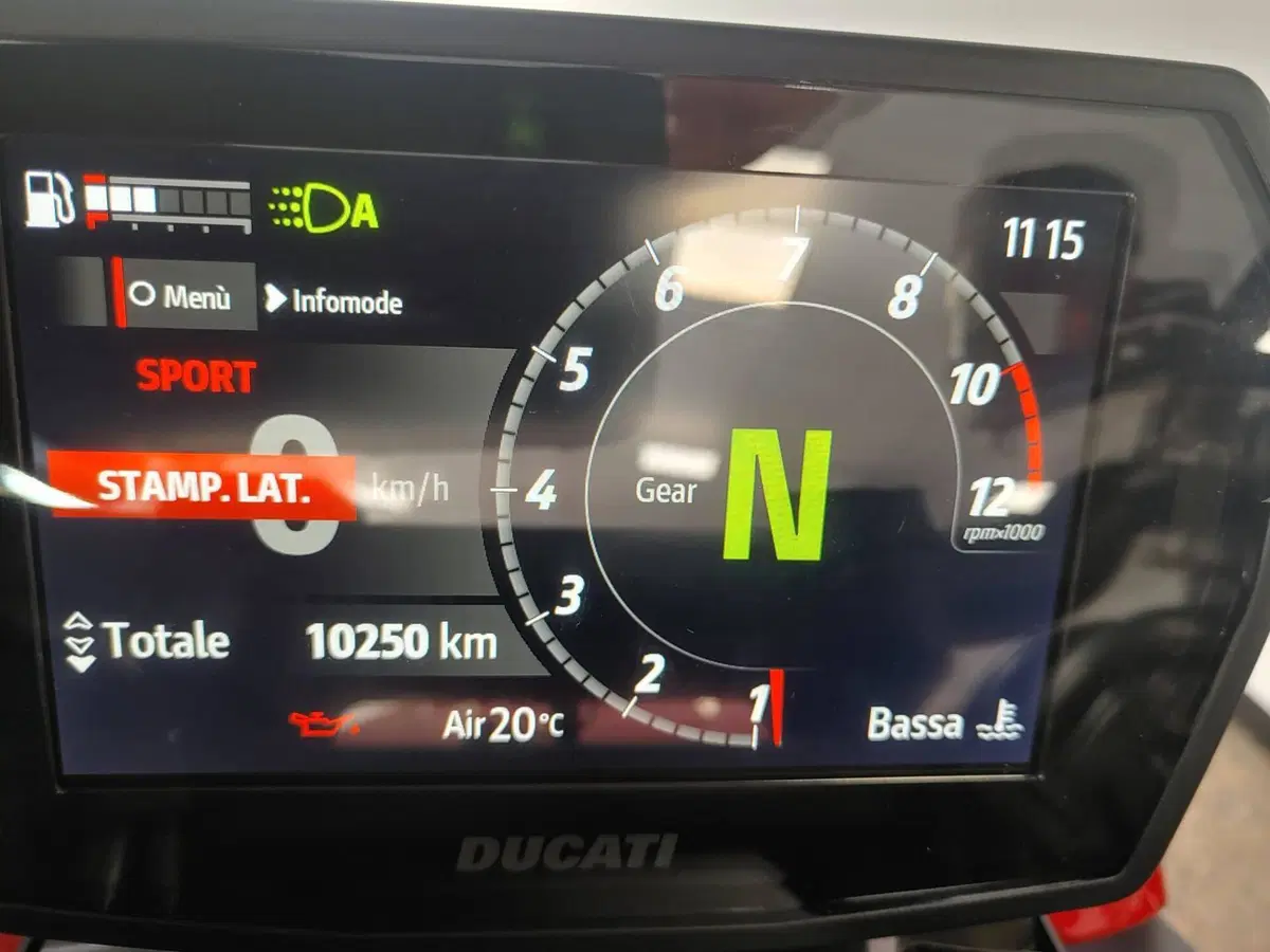 Ducati Streetfighter V2 S (2025 - 26) (3)