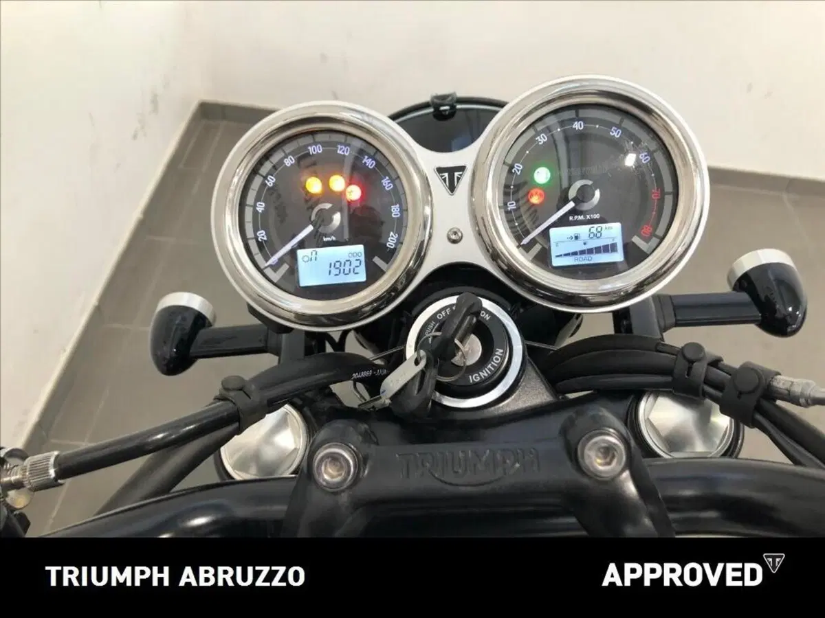Triumph Bonneville T120 Black (2026) (14)