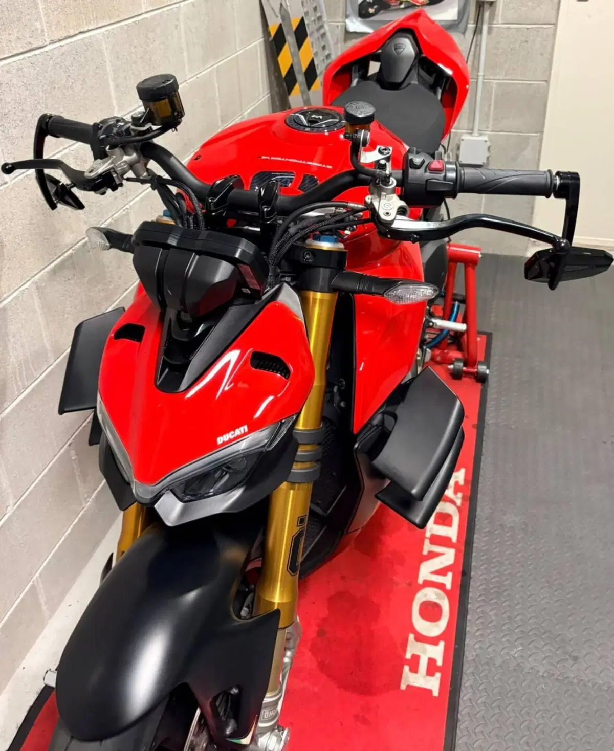 Ducati Streetfighter V4 1100 S (2021 - 22) (3)
