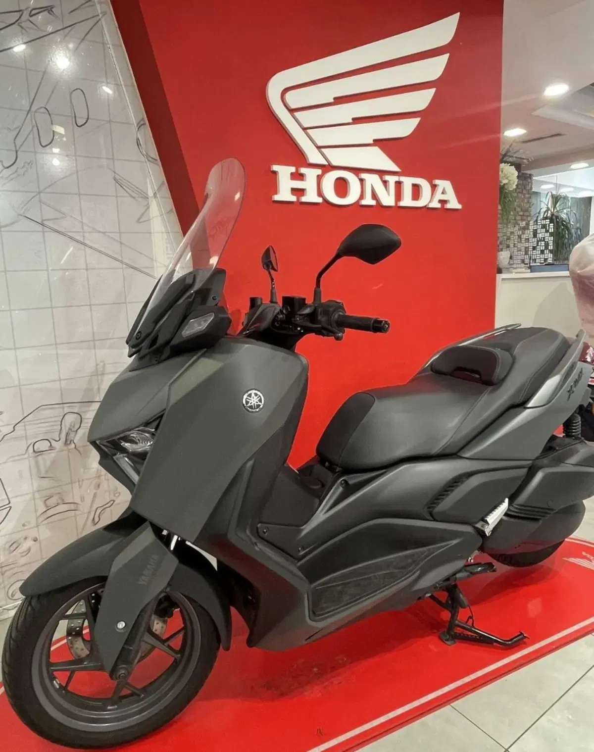 Yamaha X-Max 300 (2025 - 26) (9)