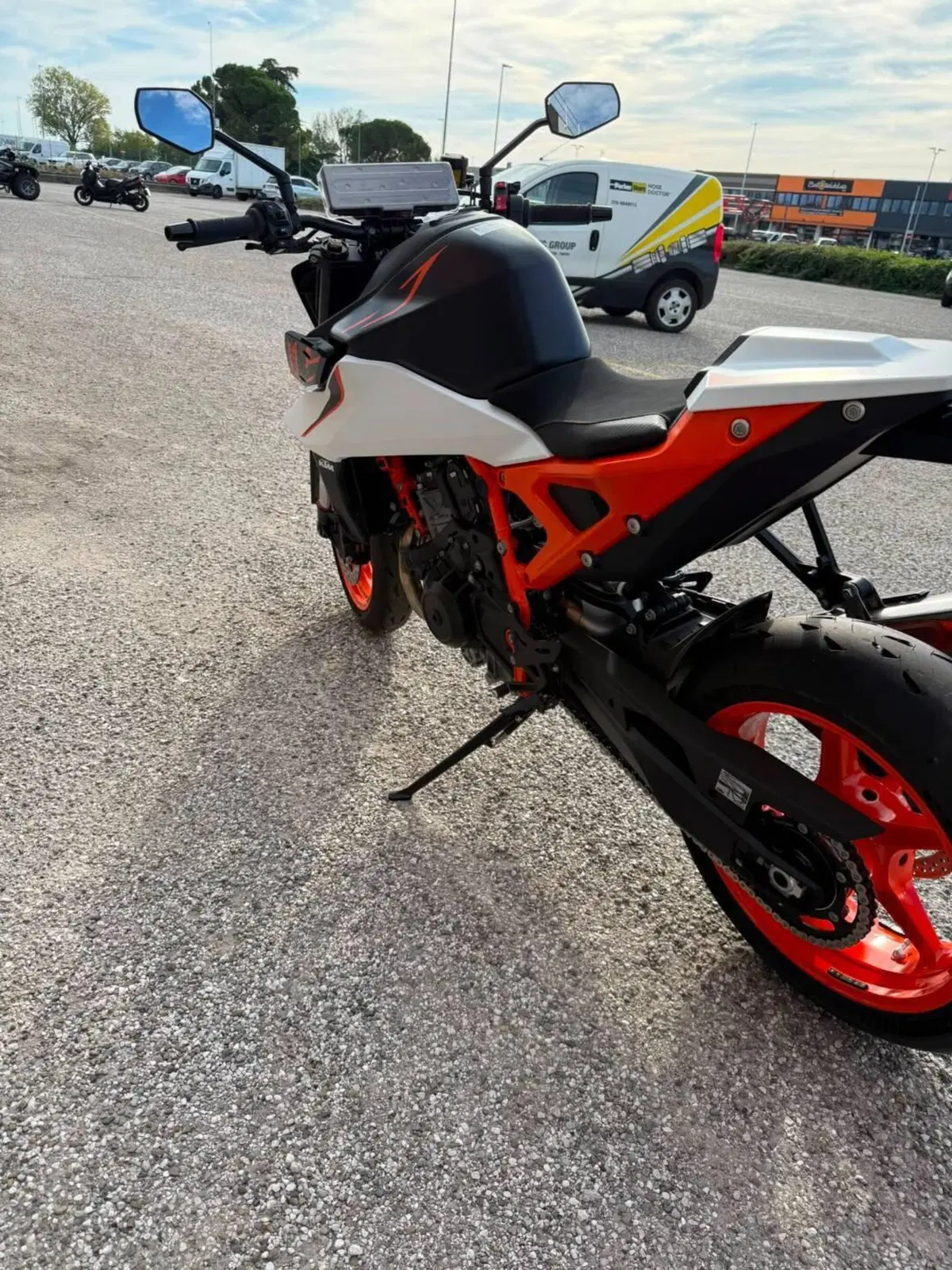 KTM 990 Duke R (2026) (4)