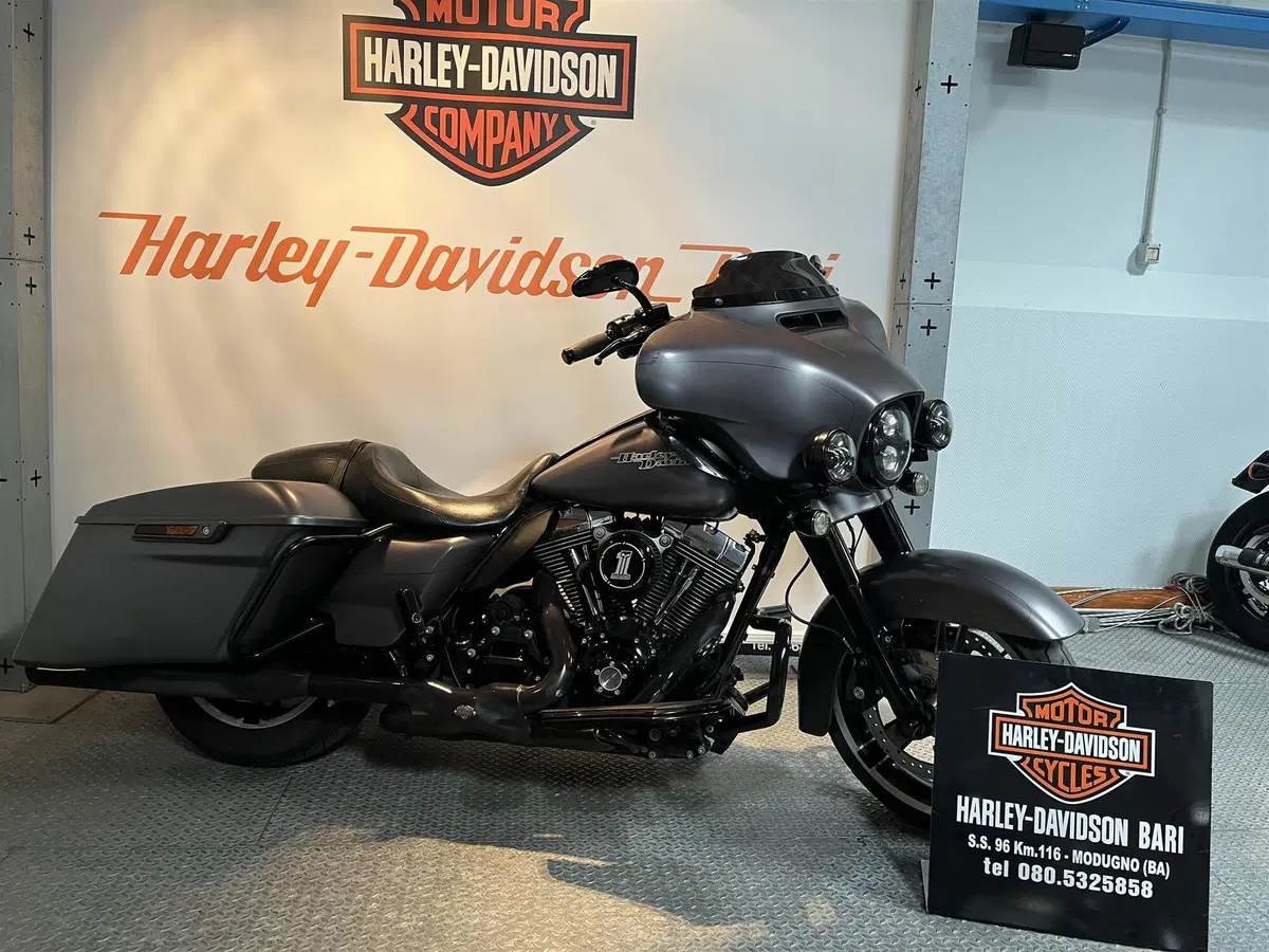 Harley-Davidson 1690 Street Glide Special (2014 - 16) - FLHX