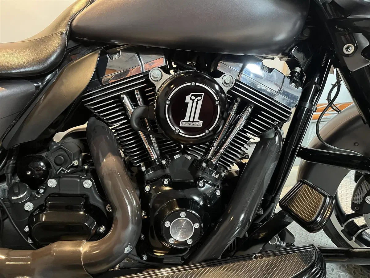 Harley-Davidson 1690 Street Glide Special (2014 - 16) - FLHX (2)