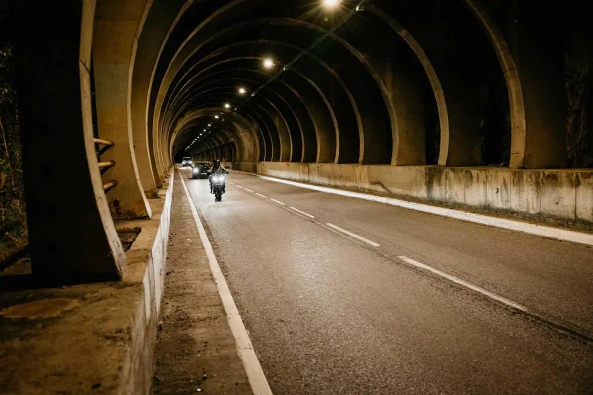 Una moto elettrica di serie ha fatto 436 chilometri con una sola carica: è record ed è una Zero (21)