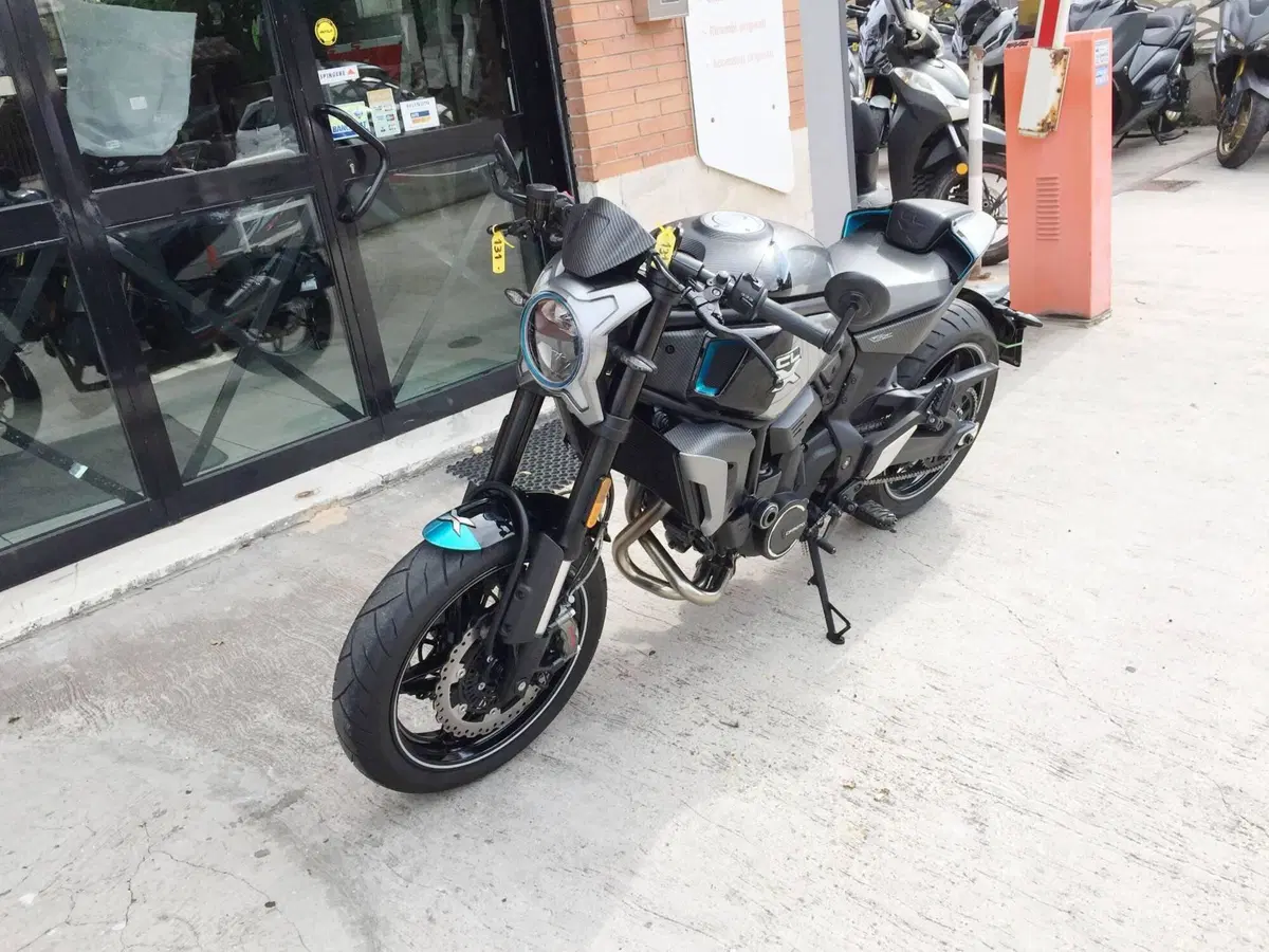 CFMOTO 700CL-X Sport (2022 - 26) (4)