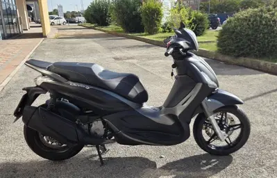 Piaggio Beverly 350 SportTouring ie ABS (2011 - 17) usata