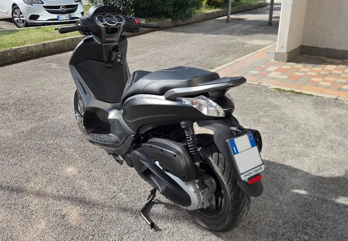 Piaggio Beverly 350 SportTouring ie ABS (2011 - 17) (6)