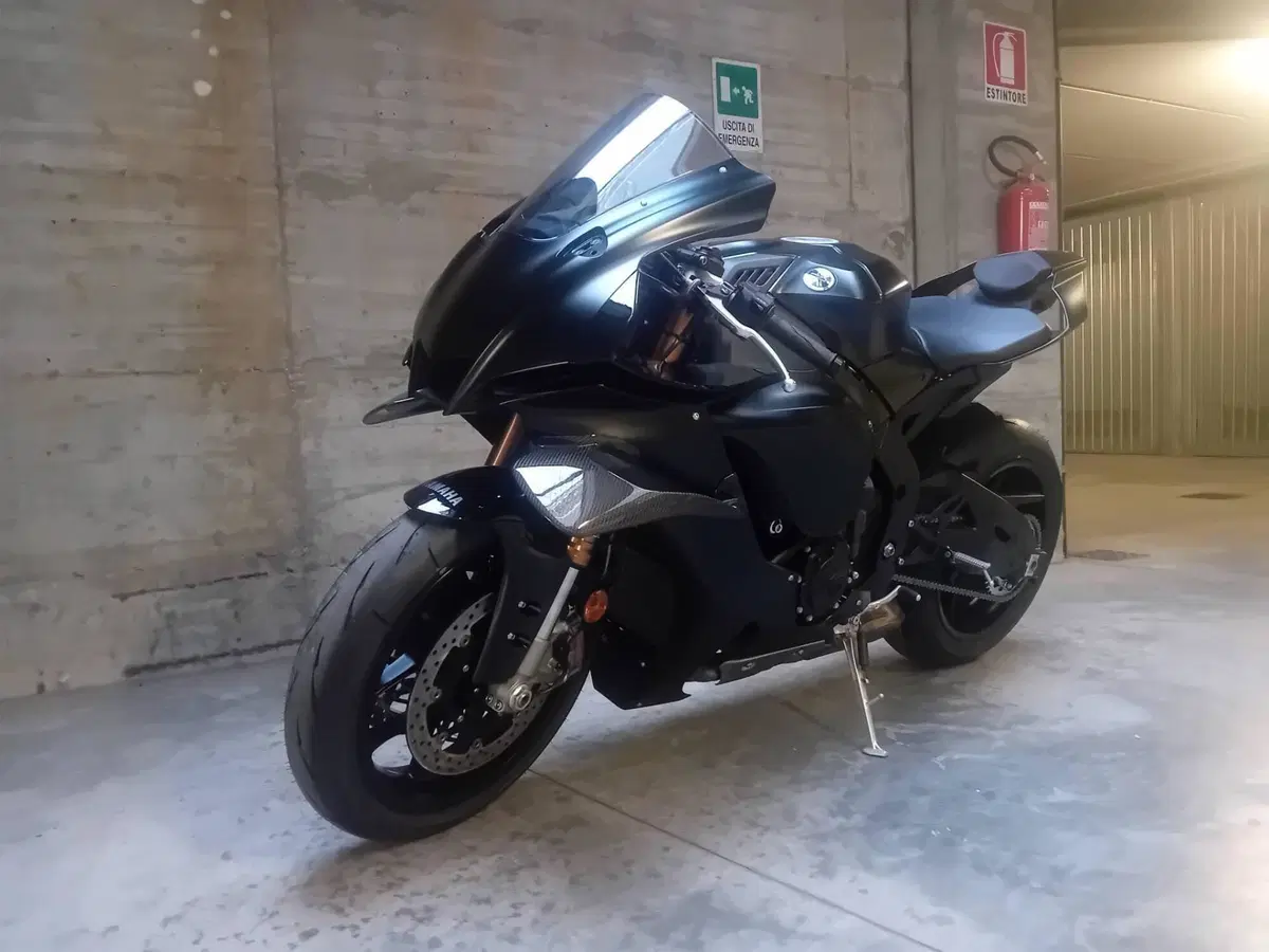 Yamaha YZF R1 Race (2025 - 26)