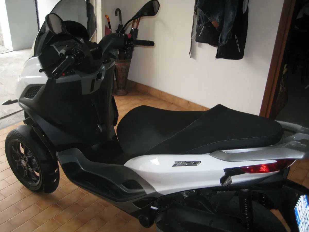 Piaggio MP3 310 (2025 - 26) (2)